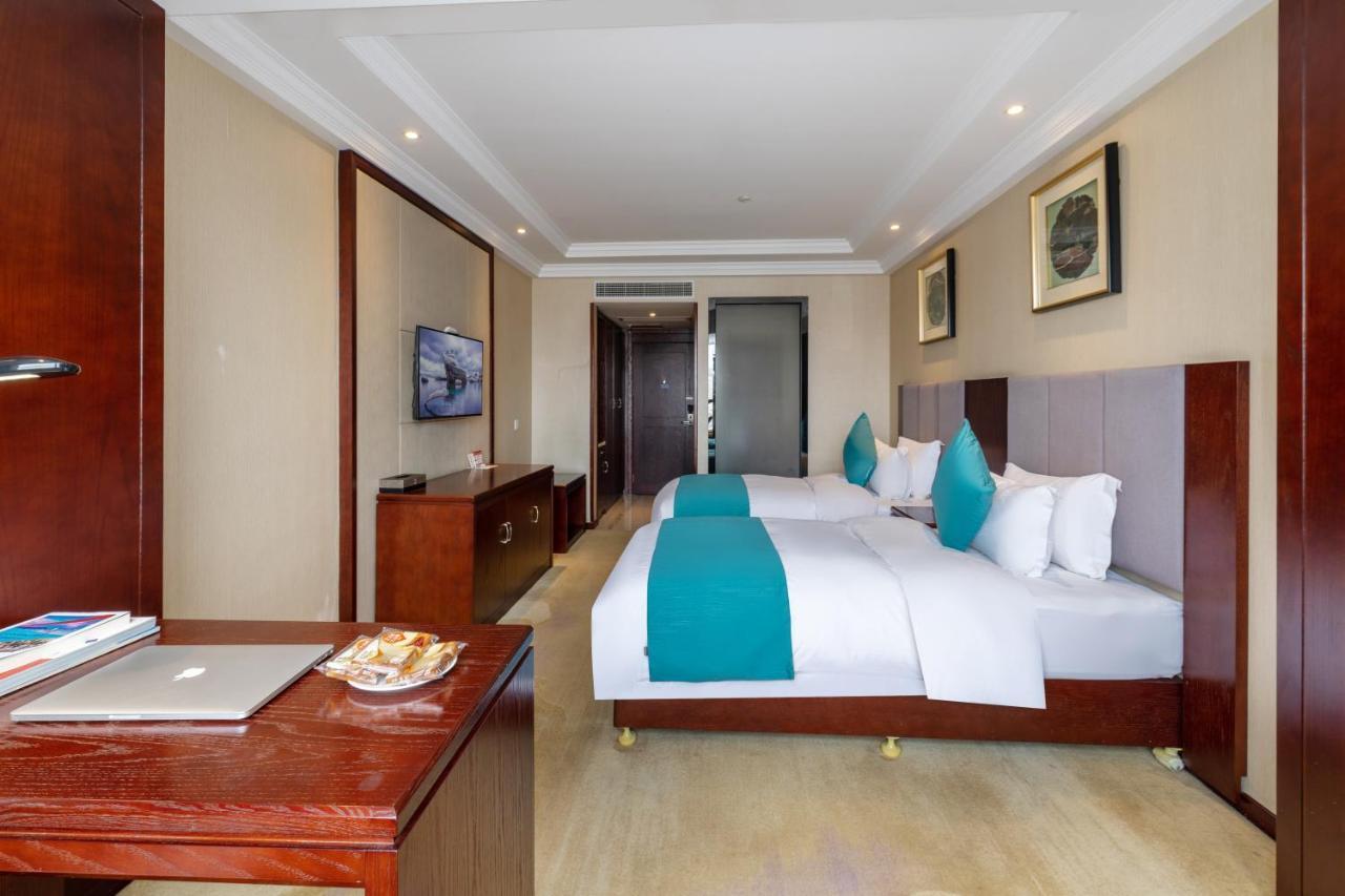 Huzhou Wealth Hotel Buitenkant foto