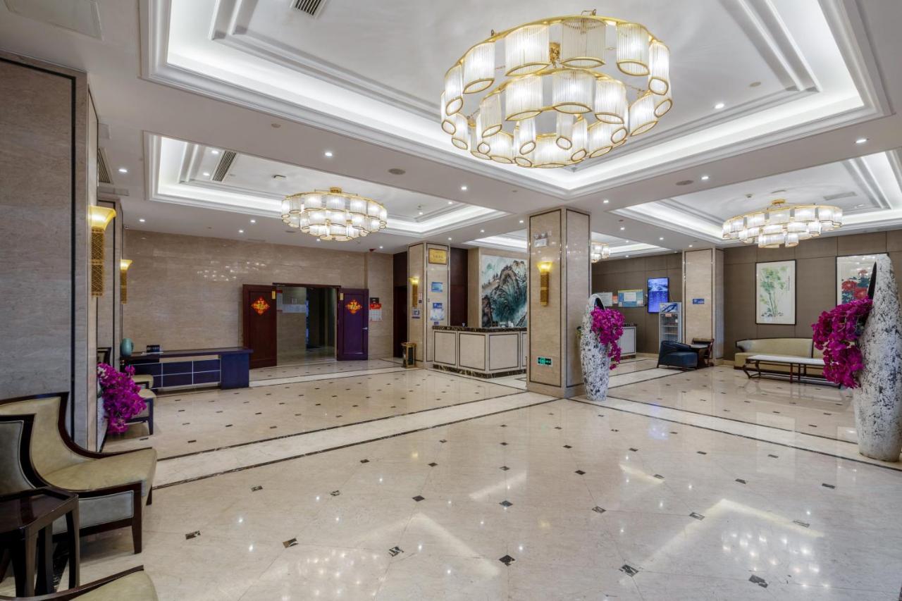 Huzhou Wealth Hotel Buitenkant foto