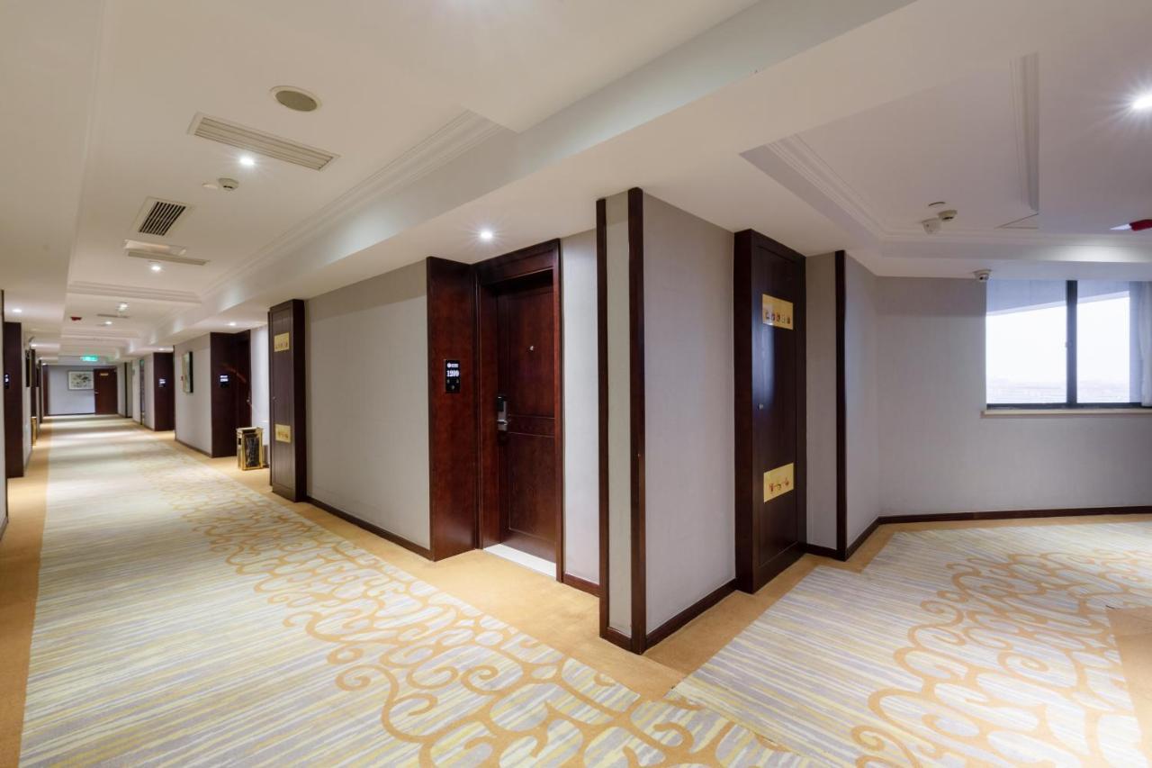 Huzhou Wealth Hotel Buitenkant foto