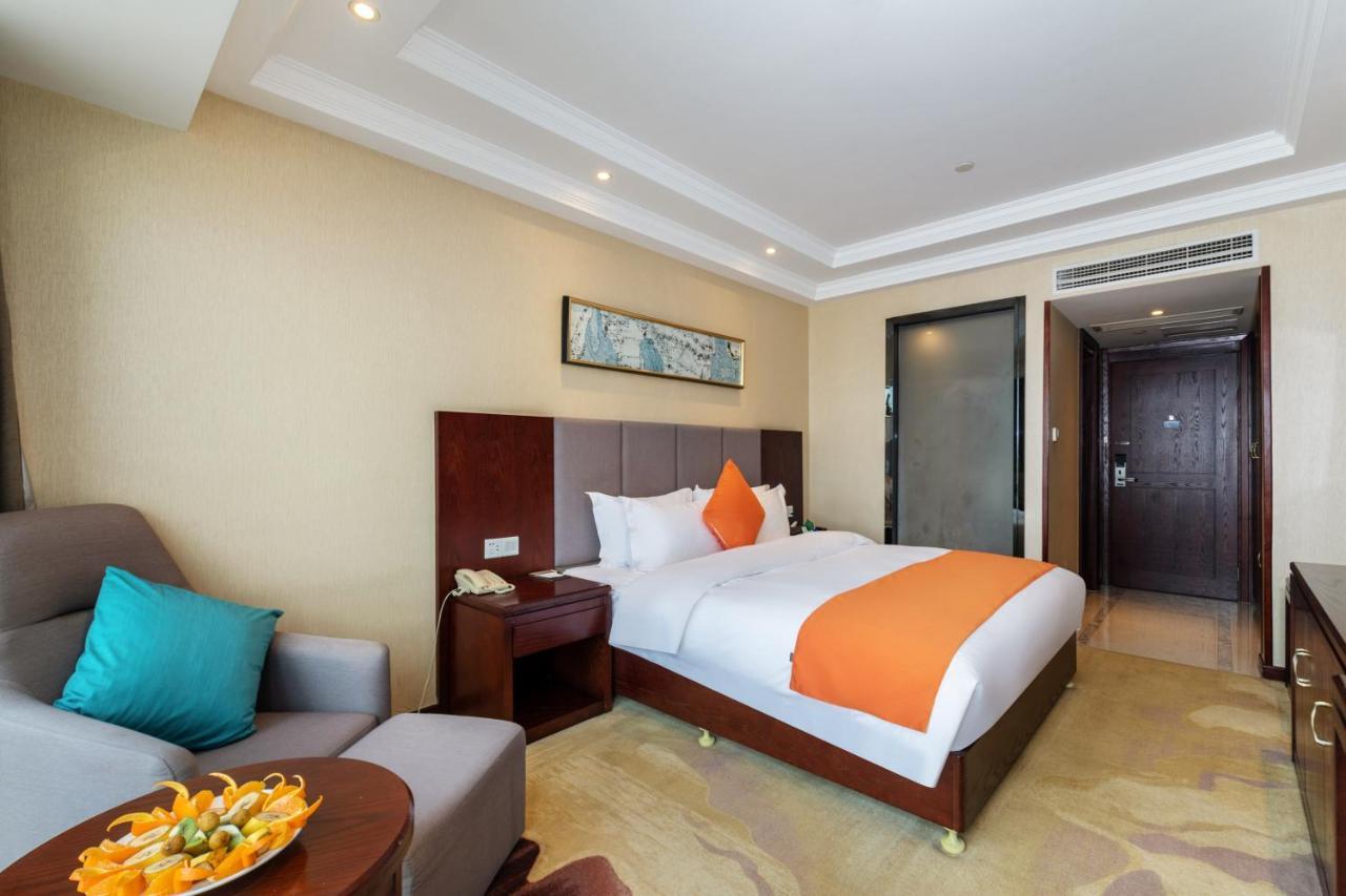 Huzhou Wealth Hotel Buitenkant foto