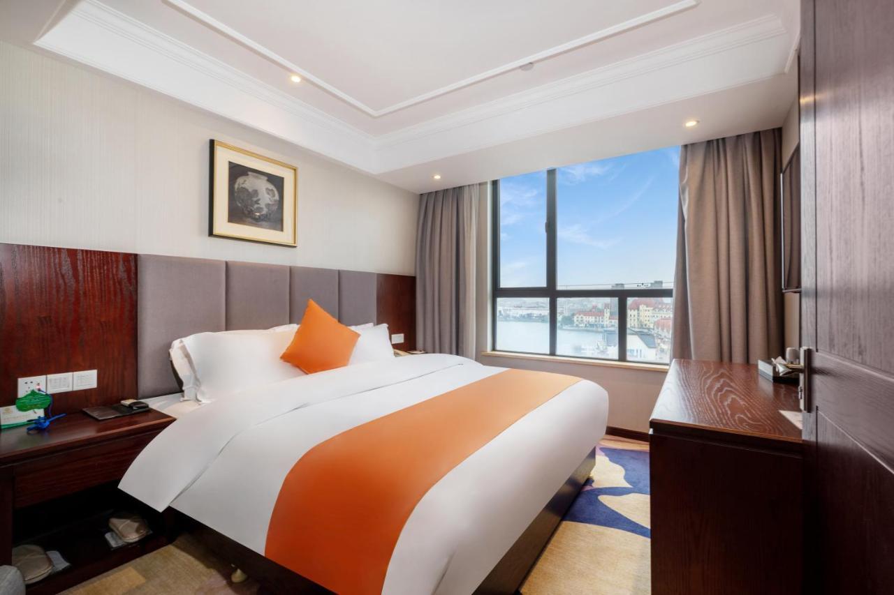 Huzhou Wealth Hotel Buitenkant foto
