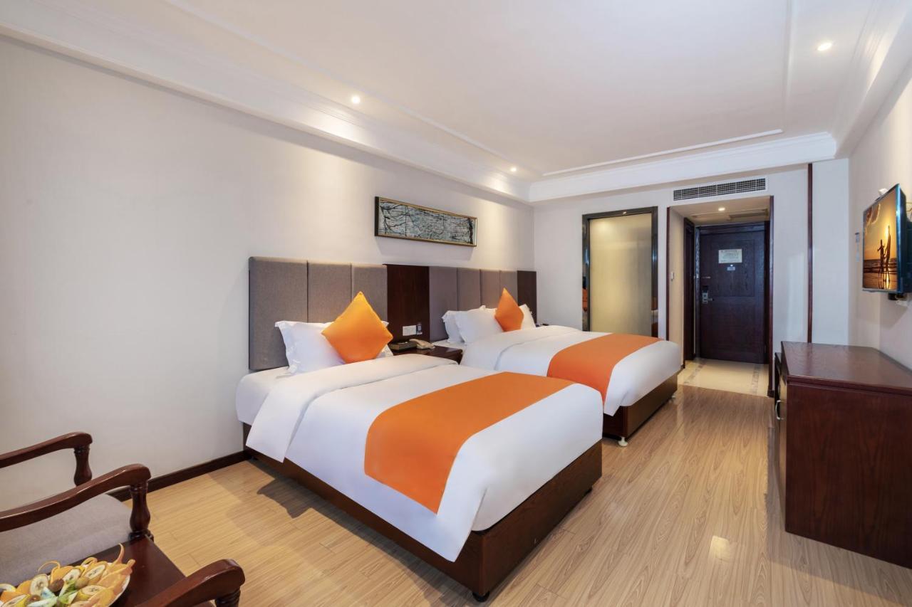 Huzhou Wealth Hotel Buitenkant foto