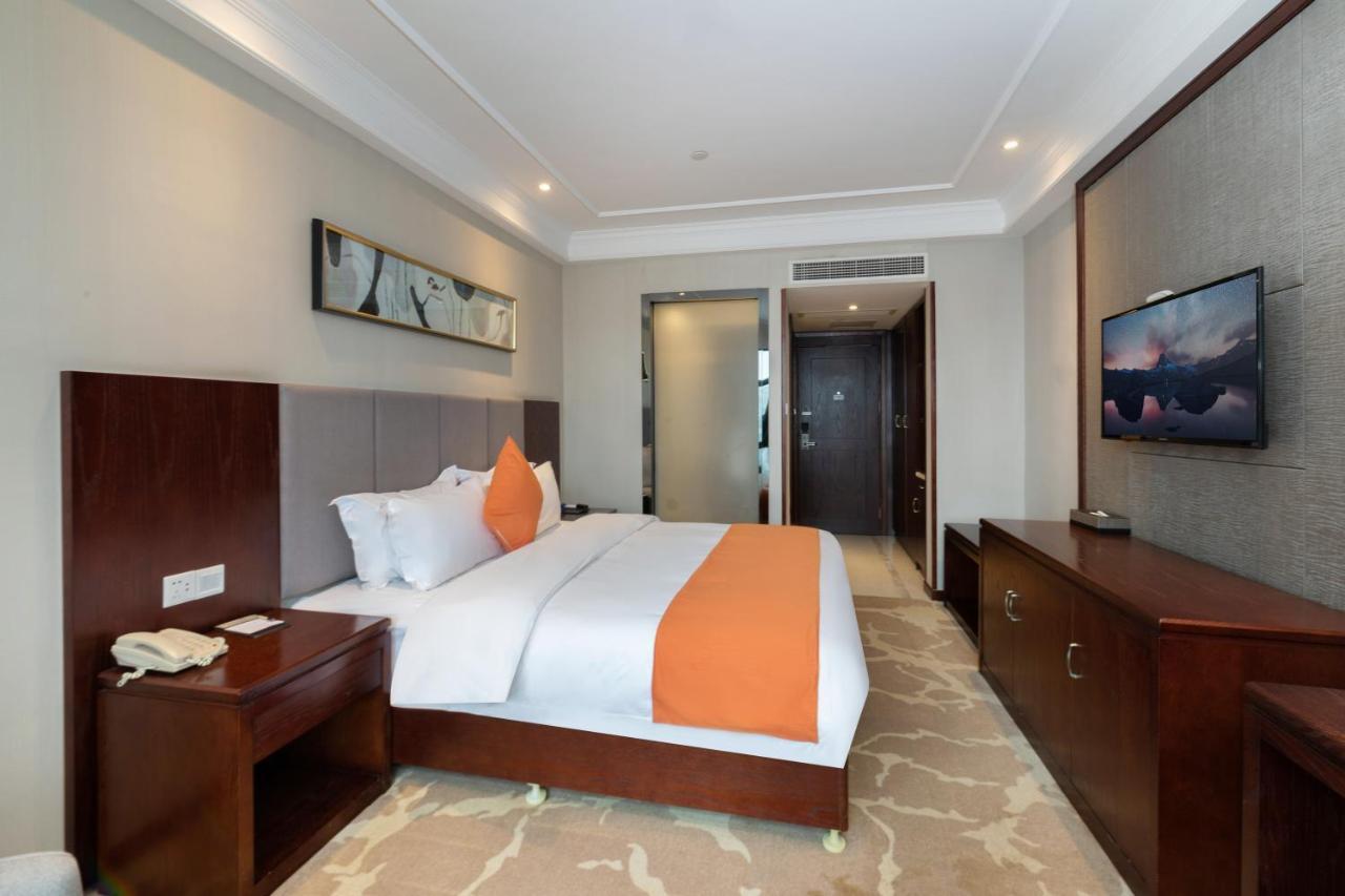 Huzhou Wealth Hotel Buitenkant foto