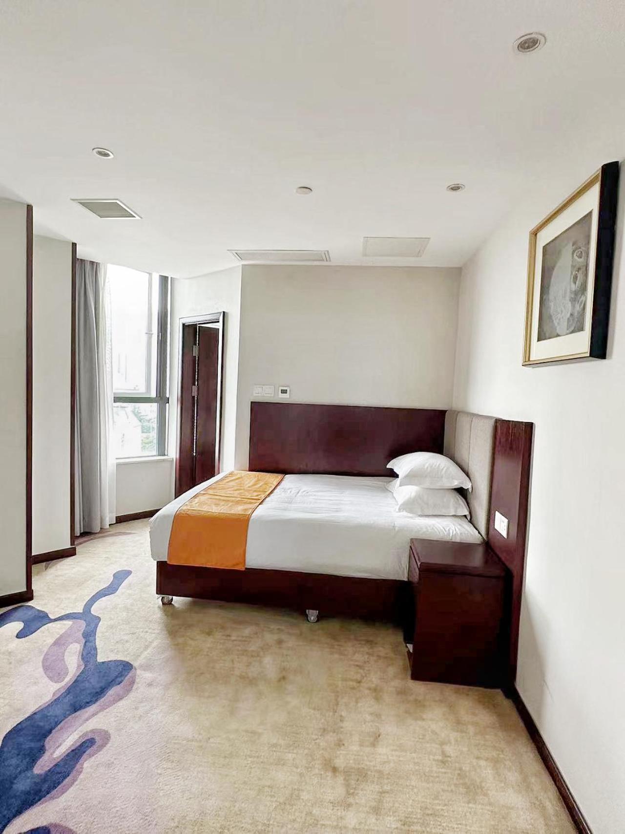 Huzhou Wealth Hotel Buitenkant foto